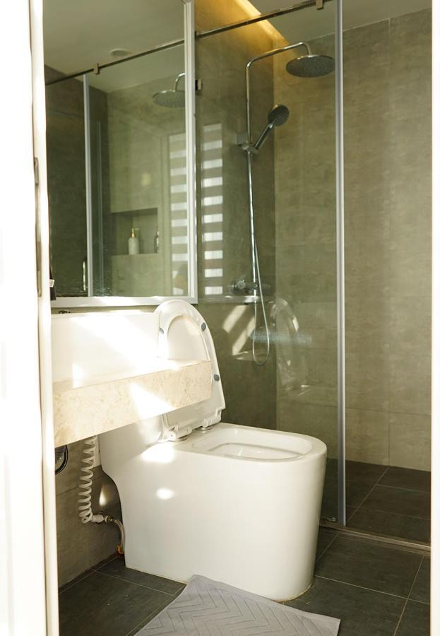 Lyn House - Service Apartment Hoang Quoc Viet Hanoi Exterior foto