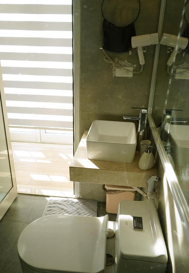 Lyn House - Service Apartment Hoang Quoc Viet Hanoi Exterior foto